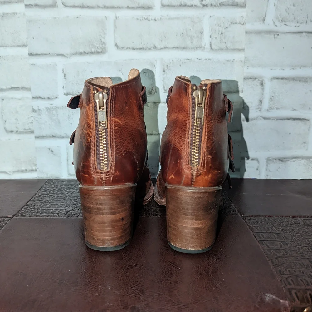 Freebird Quinn Brown Sandals by Steven Size 6